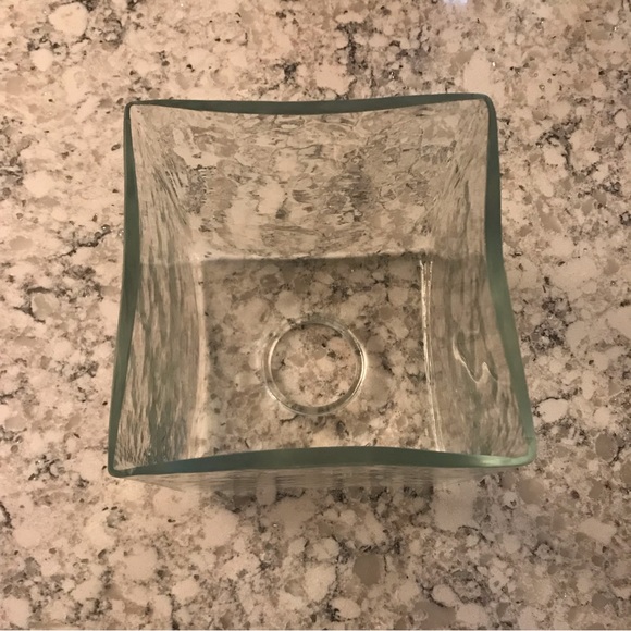 Pottery Barn clear Hammered Glass Tissue Box - Picture 2 of 4
